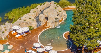 The Sunstone at Caldera ~ Luxe Estate Sleeps 19 ~ Hot Tub + Games