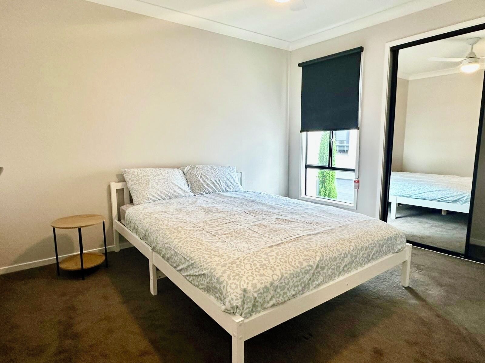 3 bedrooms, iron/ironing board, internet, bed sheets