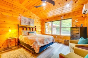1 bedroom, iron/ironing board, free WiFi, bed sheets - Absolute Humble Abode, Condo, Sleeps 4, Mins from Dollywood! (Pigeon Forge)
