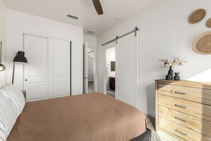 2 bedrooms, WiFi, bed sheets - Fully Furnished 2 Bed Gilbert, AZ House- Perfect for Extended Day Stays (Gilbert)