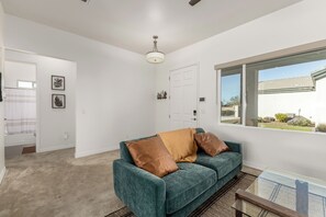 TV - Fully Furnished 2 Bed Gilbert, AZ House- Perfect for Extended Day Stays (Gilbert)