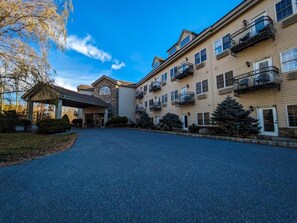 Exterior - Cozy Condo in Beautiful Lake Harmony, Pocono Mountains (Lake Harmony)