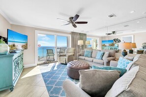 Smart TV, DVD player - Gulf Front-Amazing Views! Close to Dining & Shopping Crystal Dunes 404 (Destin)