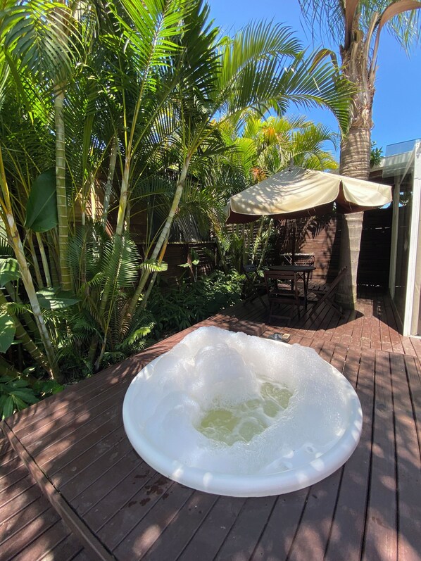 Bain à remous extérieur