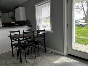 House | 3 bedrooms - Woodlawn House in Bloomington (Bloomington)
