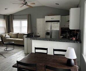 House | 3 bedrooms - Woodlawn House in Bloomington (Bloomington)