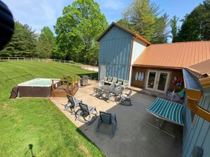 House | 6 bedrooms - House w Hot Tub Dining Hall and Fire Pit (Bloomington)