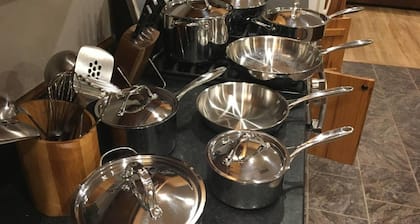 House w Hot Tub Dining Hall and Fire Pit