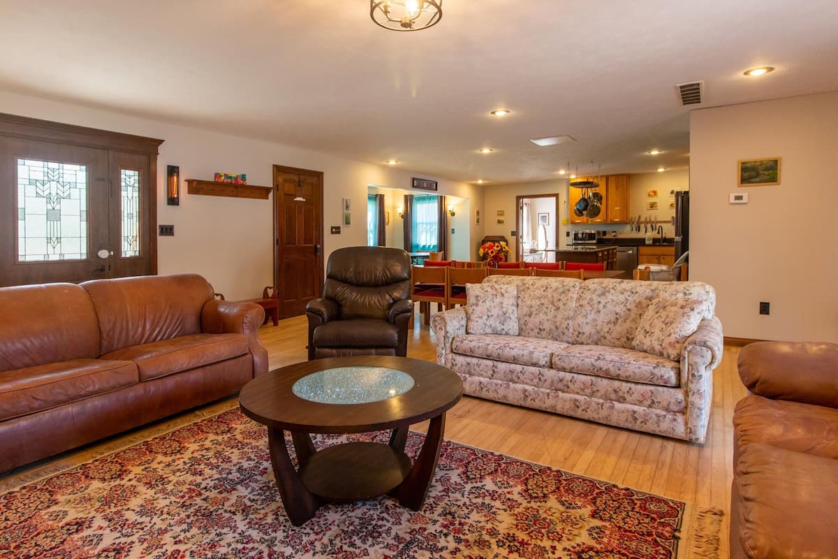 Rumah | 6 kamar tidur