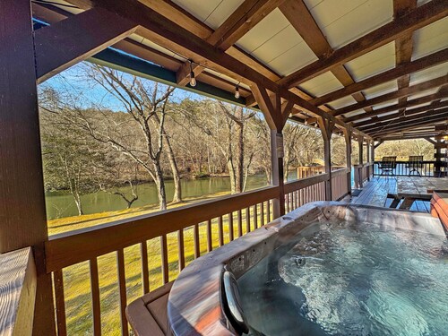 Toccozy Cabin Retreat - Riverfront | Pet Friendly | Hot Tub | Game Room | Firepit