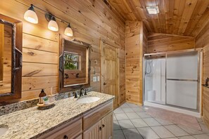 Shower, hair dryer, towels - It's All About the Views - Mtn Views | Hot Tub | Pool Table | Arcade Games | Fire Pit (Blue Ridge)