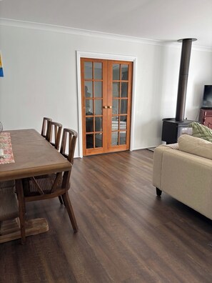 Dining - 4BR Little Hartley Country Escape · Nature Views (Little Hartley)