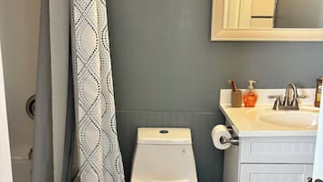 Handtücher, Seife, Toilettenpapier
