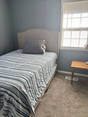 4 chambres, fer et planche à repasser, Wi-Fi, draps fournis