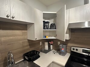 Micro-ondes, four, plaque de cuisson, lave-vaisselle