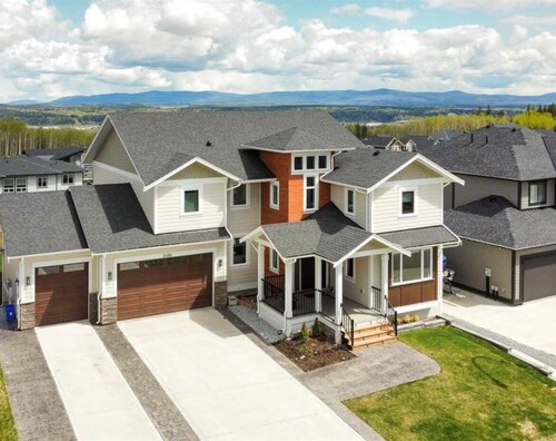 Stylish Open Cozy & Contemporary Living Space