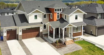 Stylish Open Cozy & Contemporary Living Space