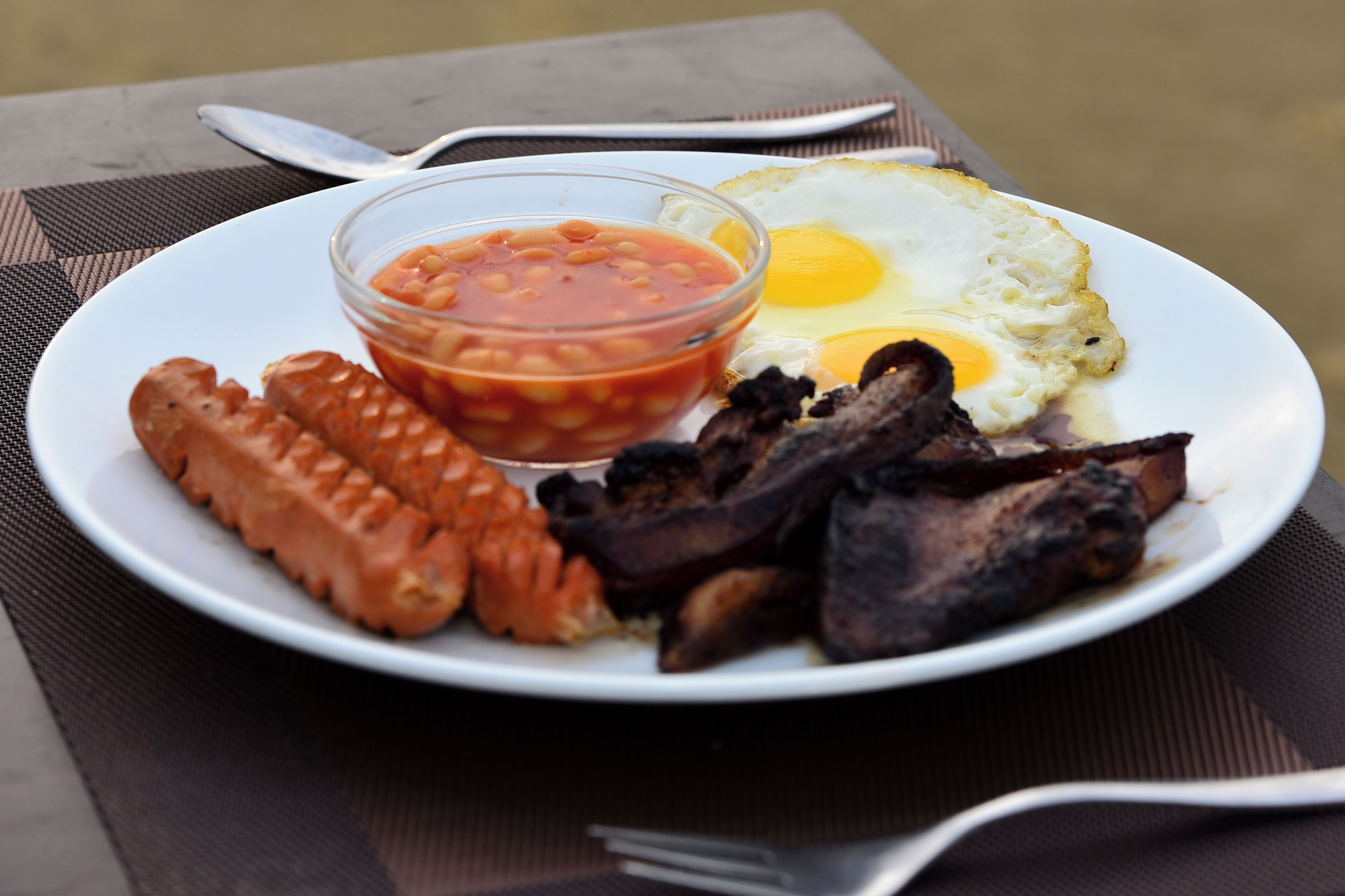 Tägliches kontinentales Frühstück (3 USD pro Person)