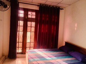 Chambre Double, vue ville