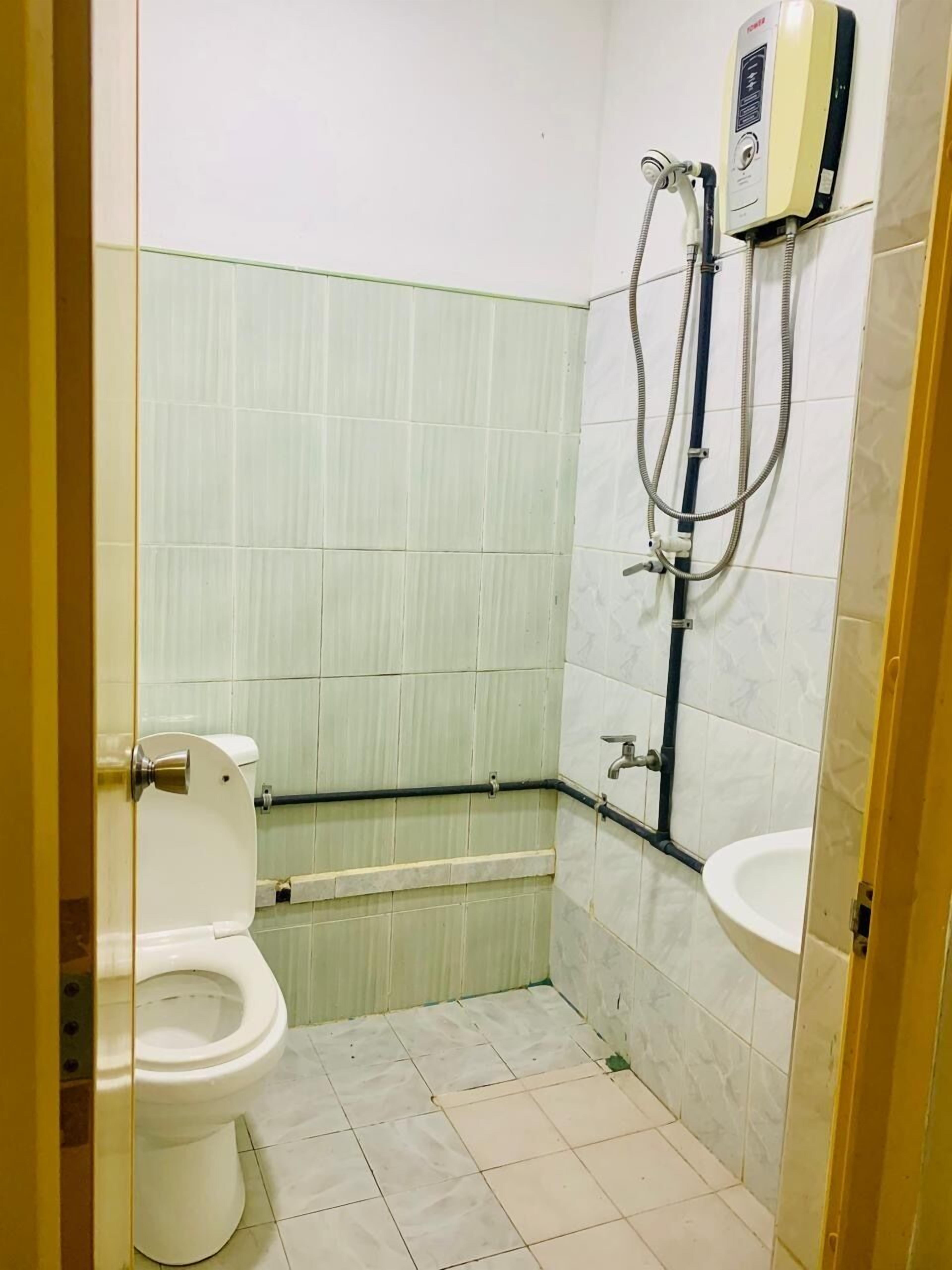 Chambre Double, vue ville | Salle de bain | Serviettes fournies