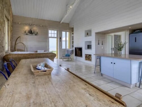 Charming villa on Île Madame, facing the ocean 3*