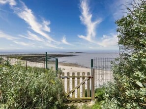 Beach - Charming villa on Île Madame, facing the ocean 3* (PORT DES BARQUES)
