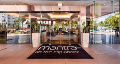 Top Floor Tropical Escape | Pool | King Bed | Balcony