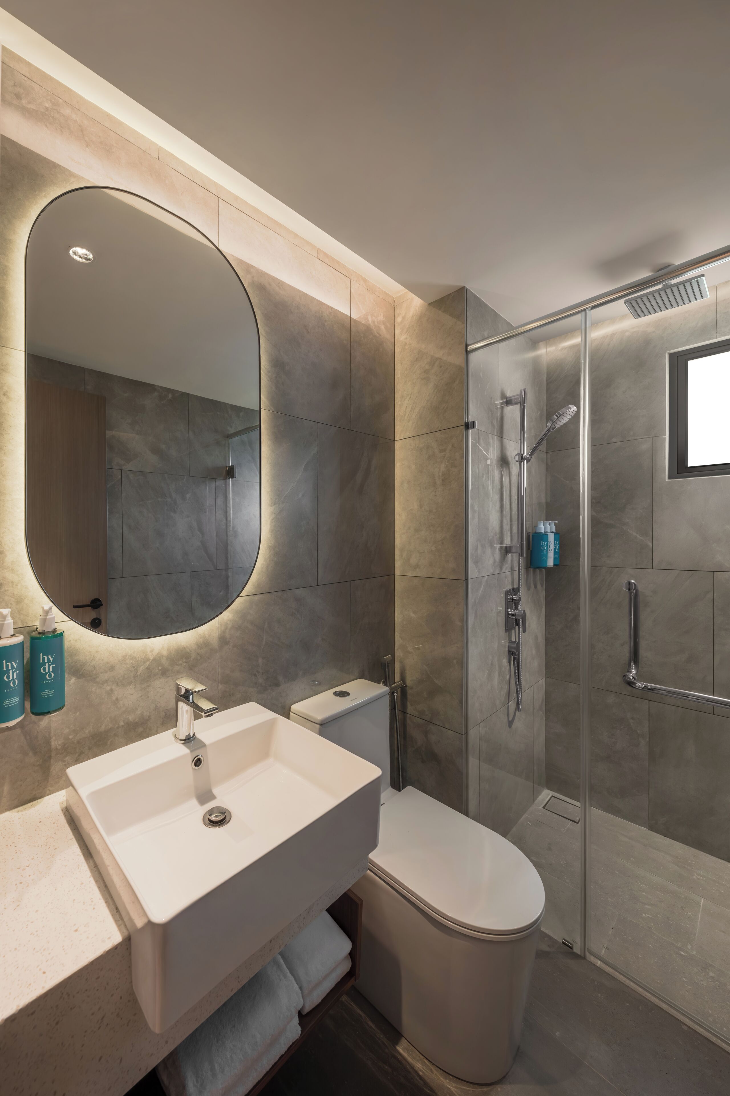 Shower, hair dryer, bathrobes, towels