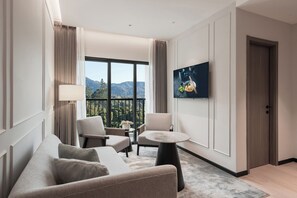 2 Bedroom Family Suite | Living area