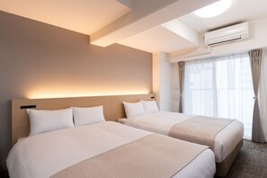 Desk, free WiFi, bed sheets - Regale Namba Annex (Osaka)