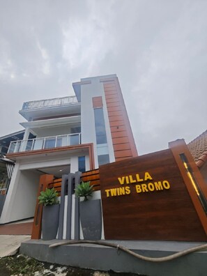 Exterior detail - Guesthouse Twin Bromo (Sukapura)