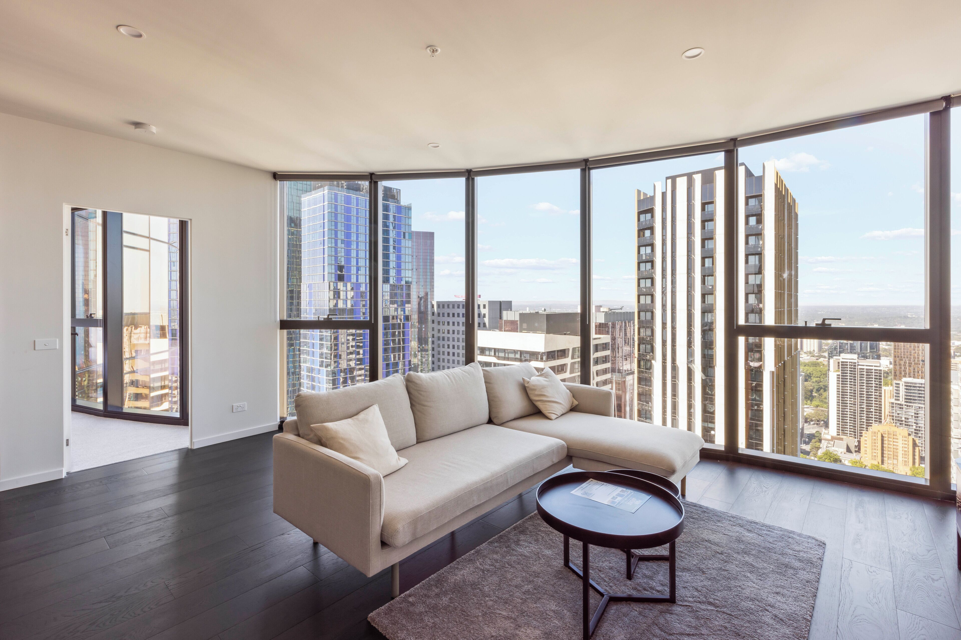 Apartamento superluxo, vista para a cidade | Área de estar