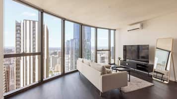 Luxury Apartment, City View | Living area