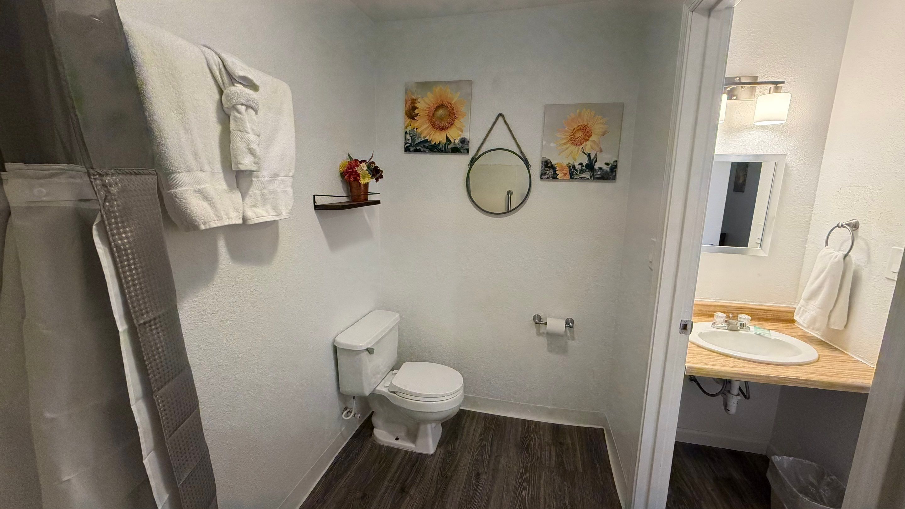 Serviettes fournies, savon, papier toilette