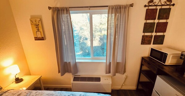 1 slaapkamer, een bureau, gratis wifi, beddengoed