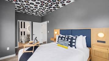 2 habitaciones, tabla de planchar con plancha y cuna de viaje