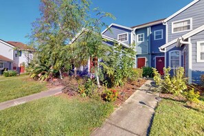 Exterior - Spacious 4-bedroom house in Davenport, Near Disney, Universal, and More! (Davenport)