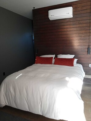 7 bedrooms, internet, bed sheets