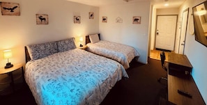 1 bedroom, desk, free WiFi, bed sheets