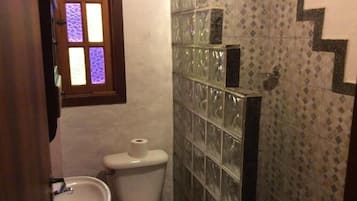 Kamar Double, 1 Tempat Tidur Double, Hewan Peliharaan Diizinkan | Kamar mandi