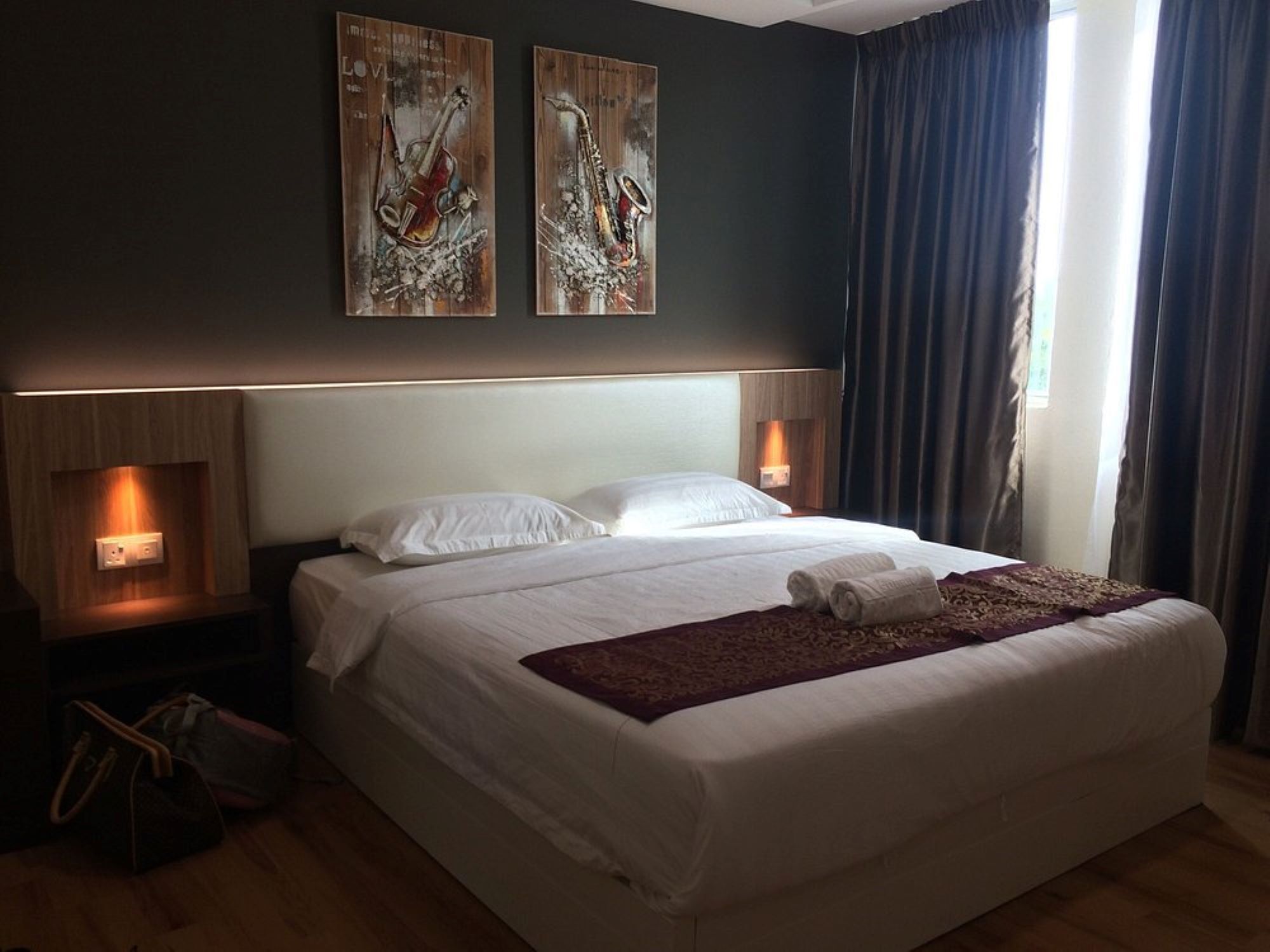 Iron/ironing board, free WiFi