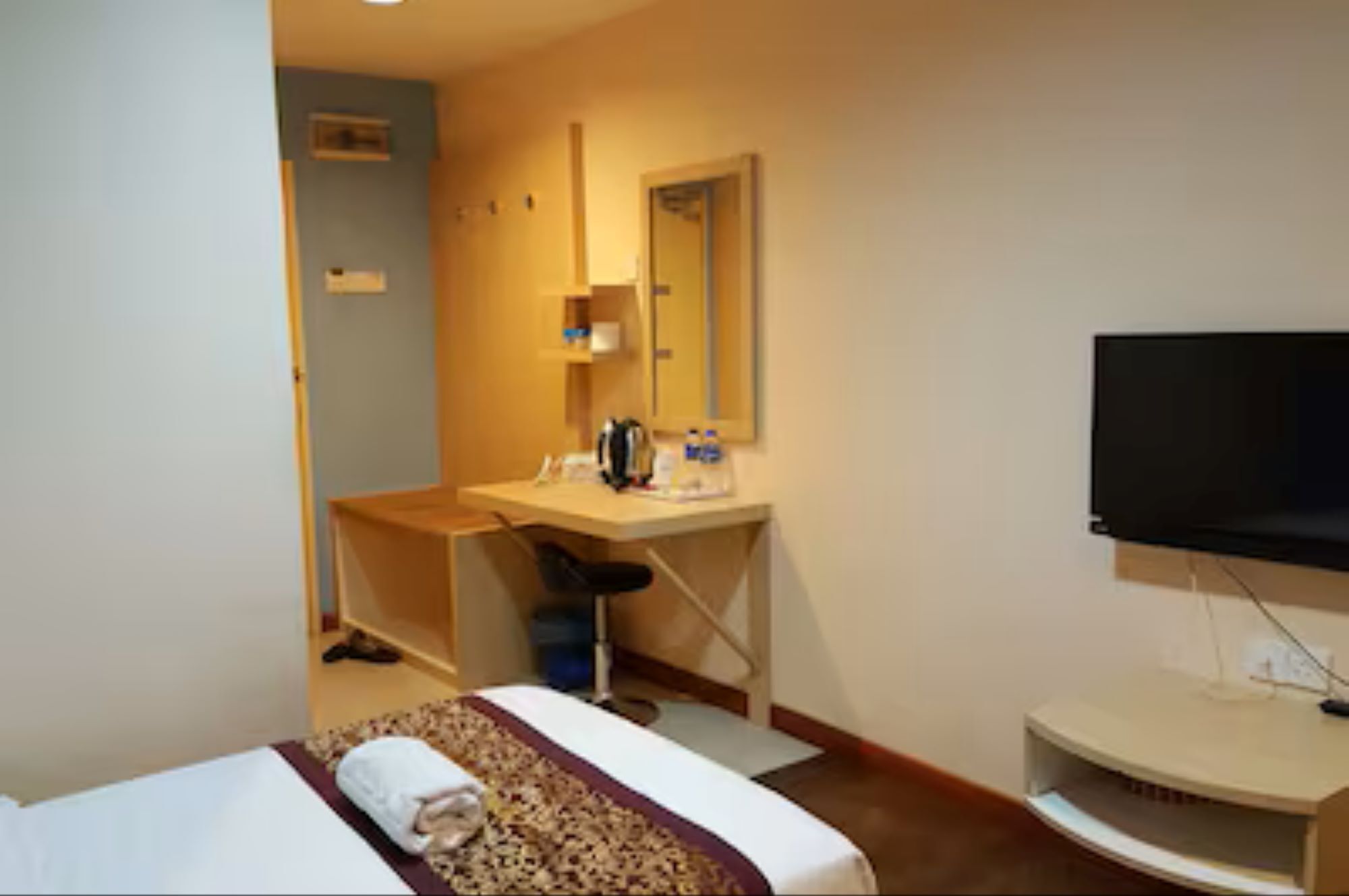 Deluxe Triple Room | Iron/ironing board, free WiFi