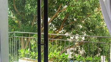 Blackout curtains, iron/ironing board, free WiFi