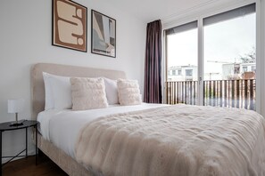 3 bedrooms, iron/ironing board, WiFi, bed sheets - Blueground | Oerlikon, balcony, nr Zurich Park (Zurich)