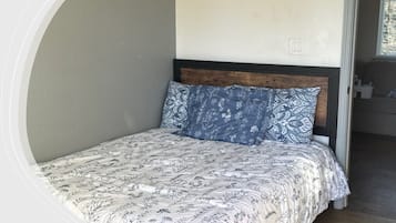 3 多间卧室、办公桌、免费 WiFi、床单