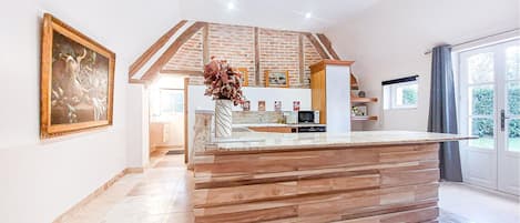 Geladeira, fogão, cooktop, lava-louças