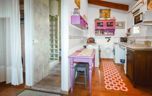 Fridge, microwave, oven, stovetop - PETITE MAISON VUE MER++ (MONTICELLO)