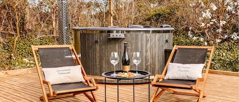 Bañera de hidromasaje exterior