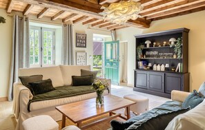 TV, fireplace - 3 bedroom amazing home in Soulles (Soulles)