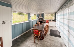 Dining - Pet friendly home in Saint-Denis-le-Vêtu with WiFi (Saint-Denis-le-Vêtu)